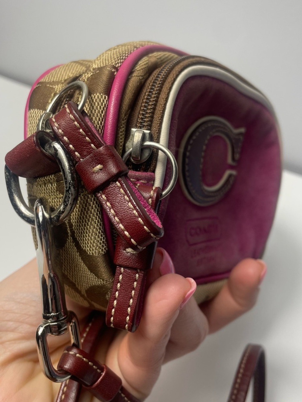 Rare Coach Vintage Jacquard Signature "C" Pink Suede Crossbody Bag - Picture 3 of 12
